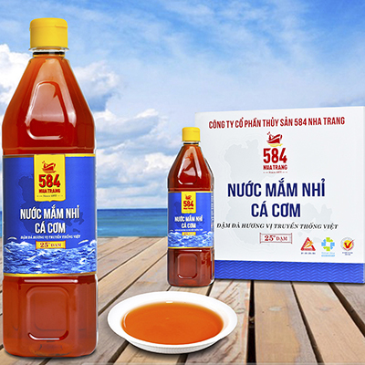 Nước mắm Nhỉ Cá cơm 584 Nha Trang 25 độ đạm chai nhựa