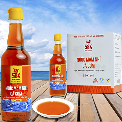 Nước mắm Nhỉ Cá cơm 584 Nha Trang 30 độ đạm chai nhựa