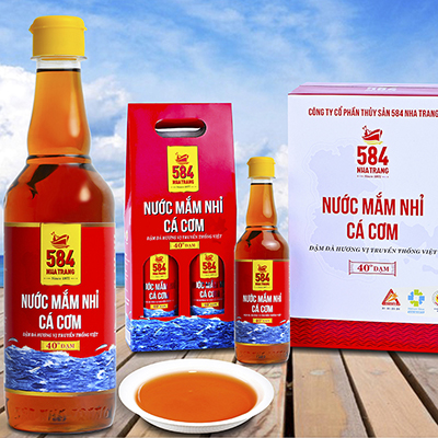 Nước mắm Nhỉ Cá cơm 584 Nha Trang 40 độ đạm chai nhựa