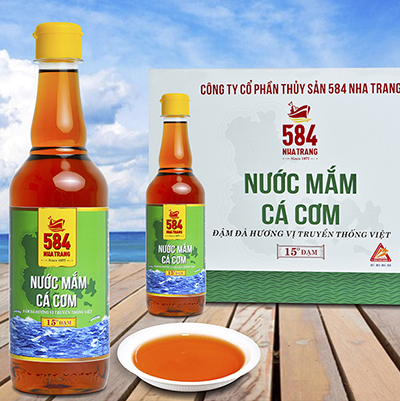 Nước mắm Nhỉ Cá cơm 584 Nha Trang 15 độ đạm chai nhựa